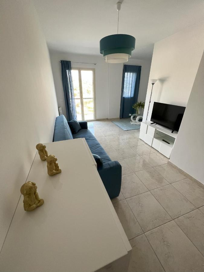 Casa Vacanze Le Tre Scimmiette ปาแตร์โน ภายนอก รูปภาพ