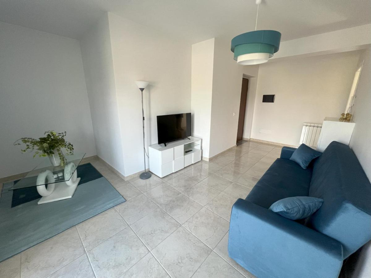 Casa Vacanze Le Tre Scimmiette ปาแตร์โน ภายนอก รูปภาพ
